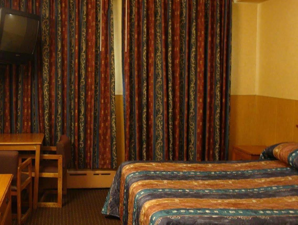 Riviera Motor Inn Brooklyn New York Buitenkant foto