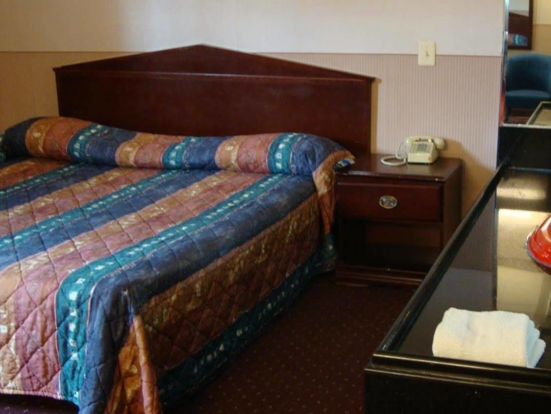 Riviera Motor Inn Brooklyn New York Buitenkant foto